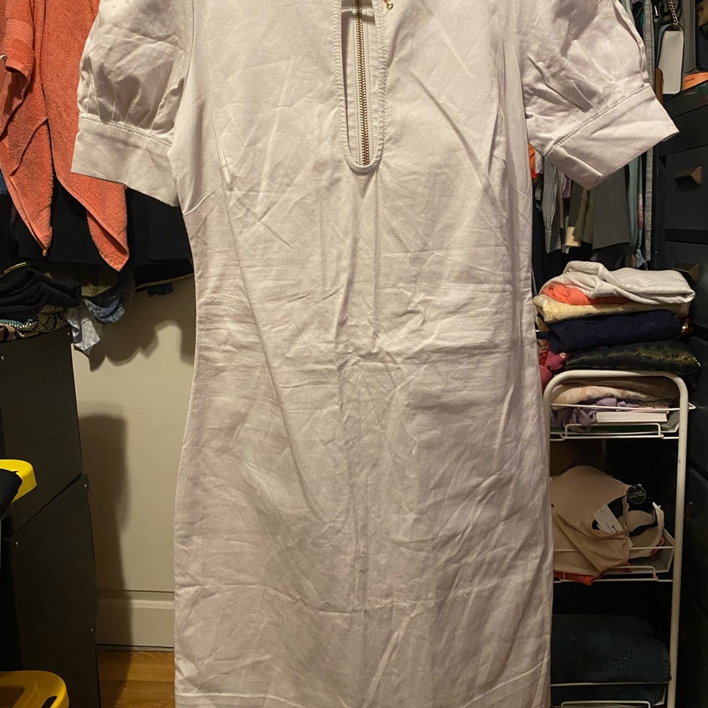 Pre-Owned Women’s Size 0 Cream LaROK  Short Sleeve Dress with Zipper Detail